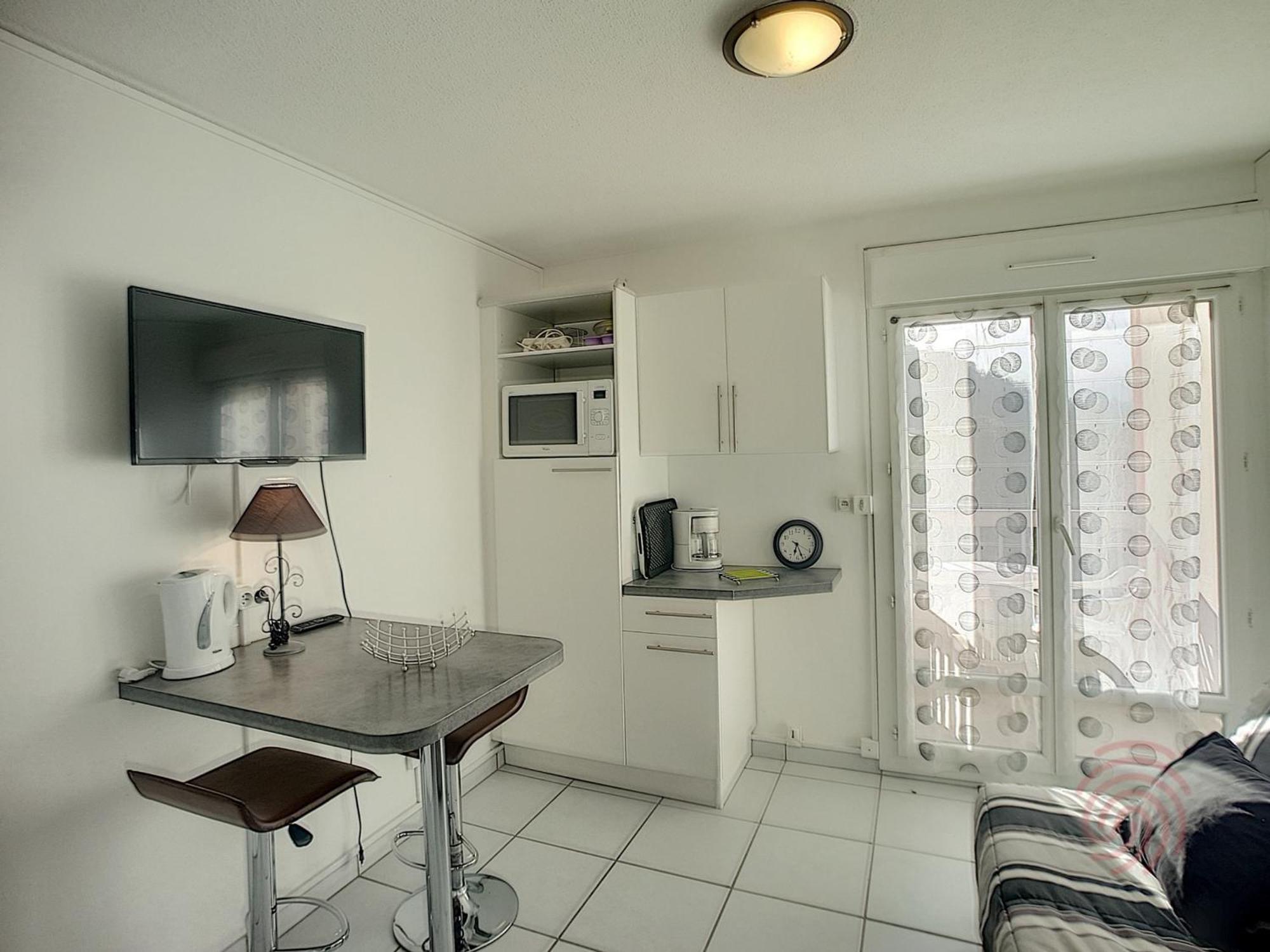 למאלו-לה-בן Studio Renove Avec Balcon, Animaux Acceptes, Wifi, A 650M Des Thermes - Fr-1-451-92 מראה חיצוני תמונה